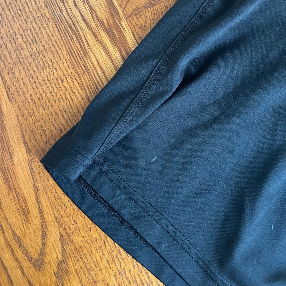 ◾️UNDER ARMOUR: Boy’s S, loose black athletic shorts preowned w/pockets◾️ - Picture 10 of 11